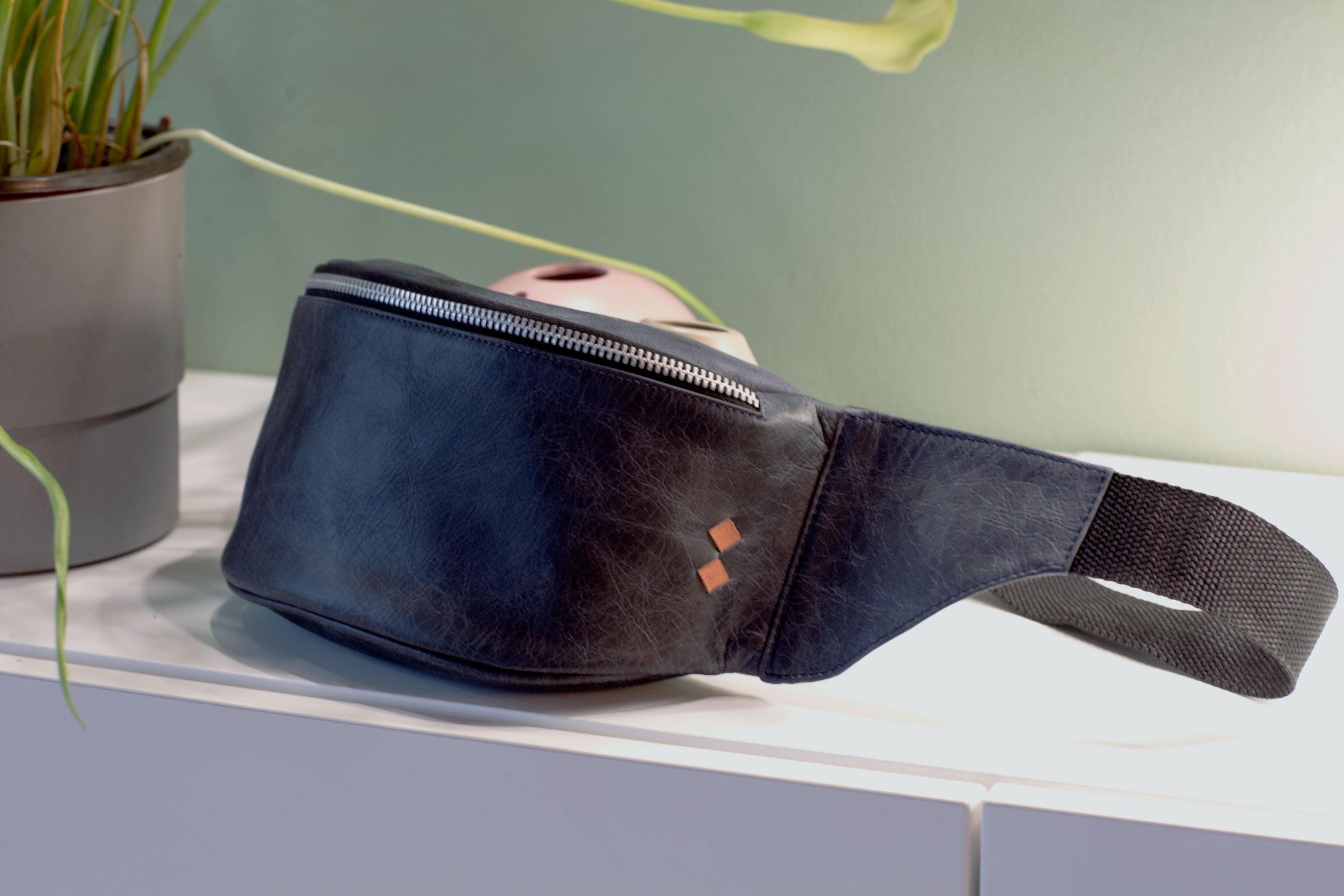 Laura Bum Bag - Leynard