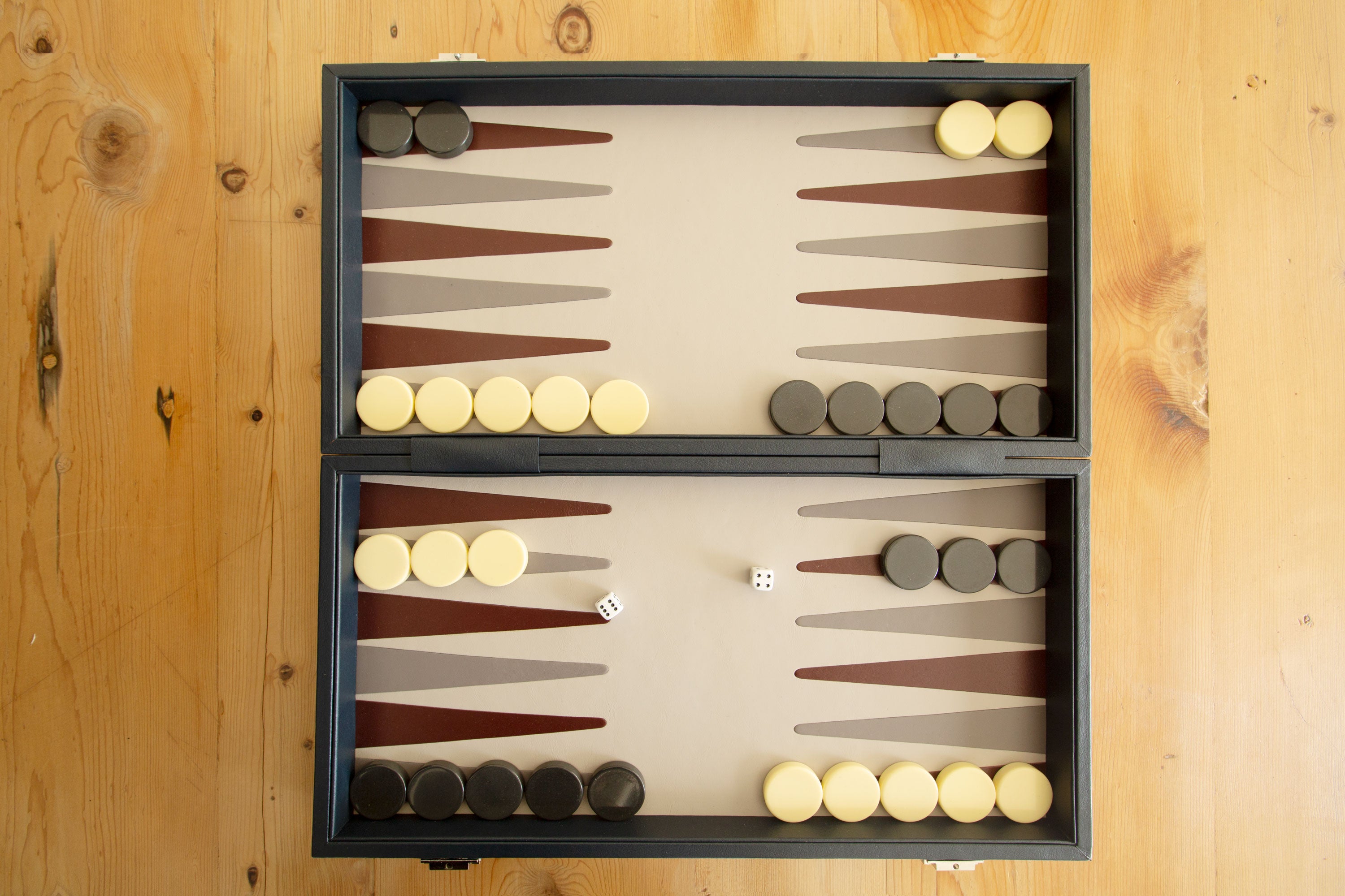 Nabil Backgammon - Lyliad
