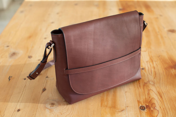 Youm Crossbody Messenger Bag - Lyliad