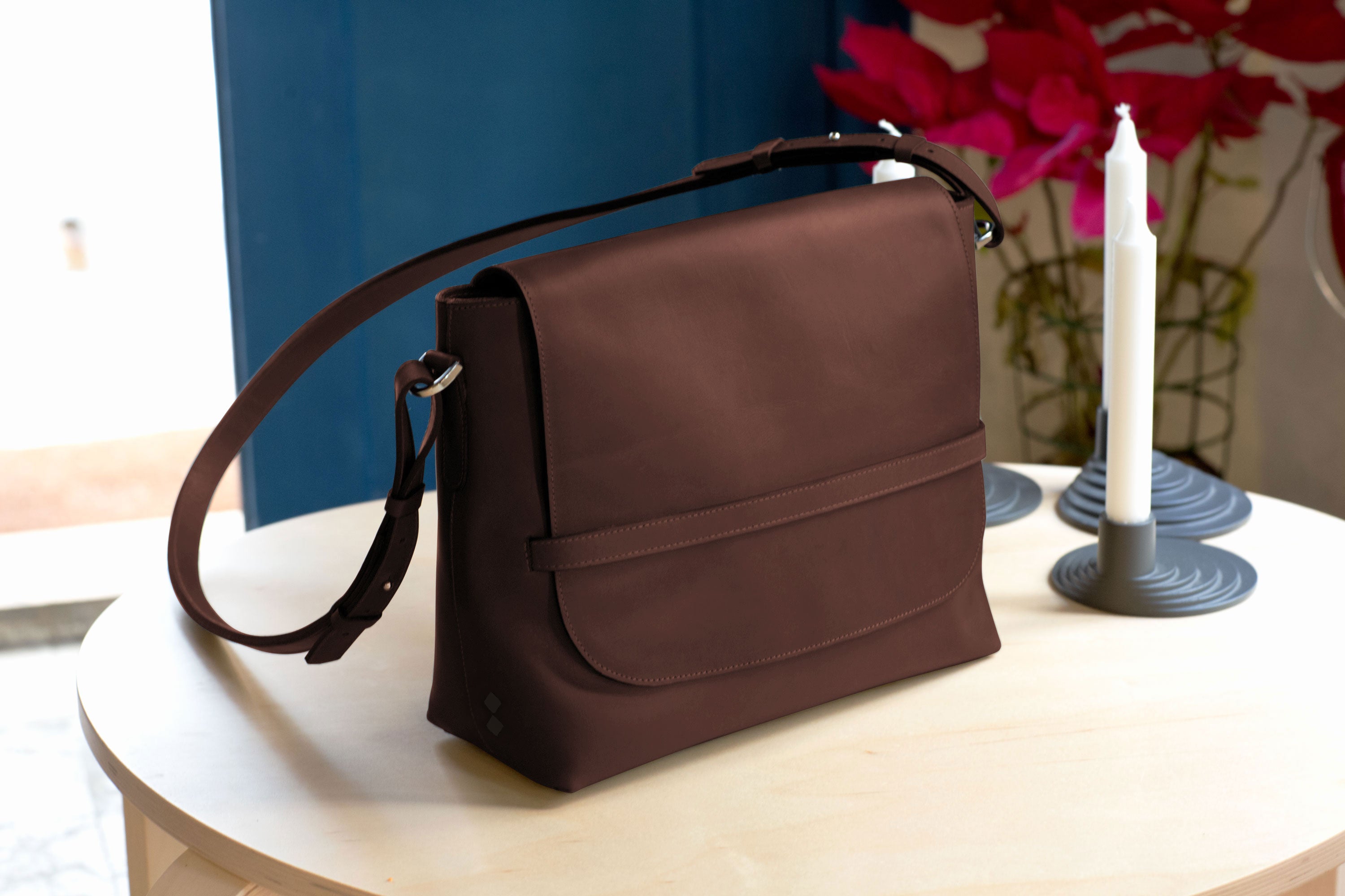 Youm Crossbody Messenger Bag - Leynard